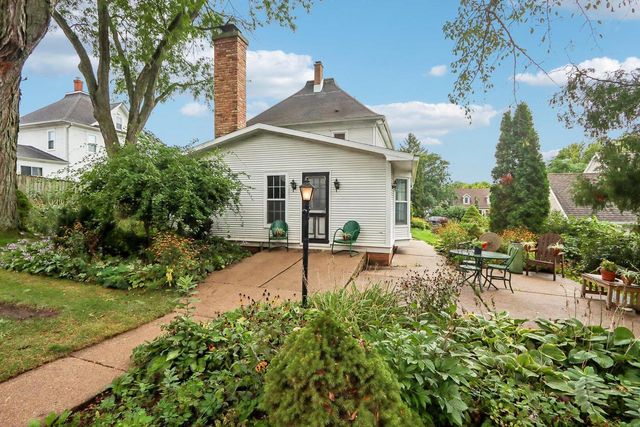 313 S 2nd Street, Mount Horeb, WI 53572