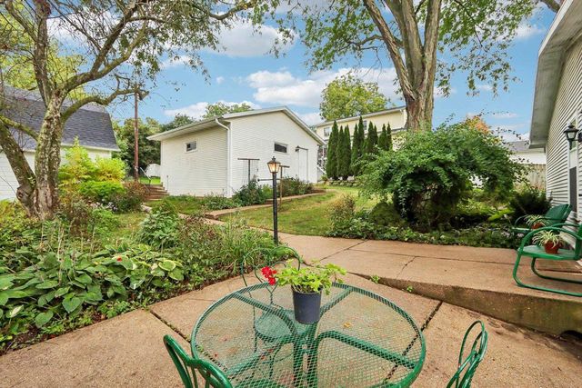 313 S 2nd Street, Mount Horeb, WI 53572
