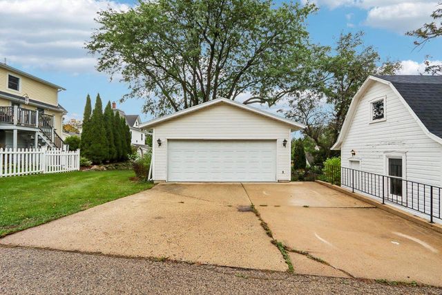 313 S 2nd Street, Mount Horeb, WI 53572