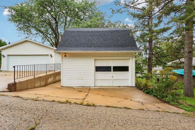 313 S 2nd Street, Mount Horeb, WI 53572