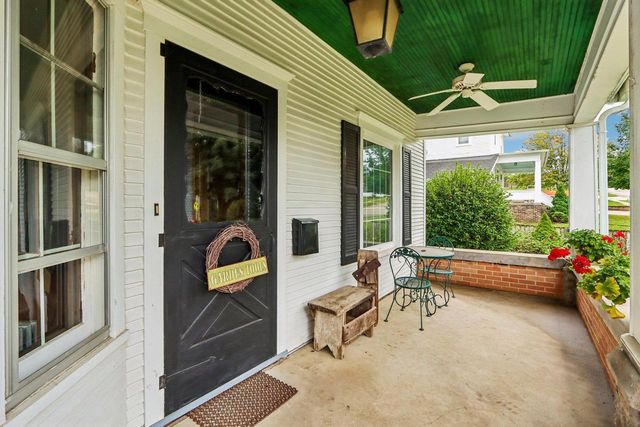 313 S 2nd Street, Mount Horeb, WI 53572