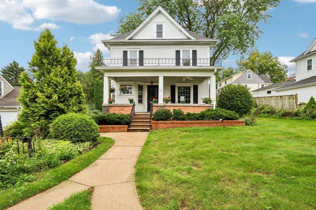 313 S 2nd Street, Mount Horeb, WI 53572