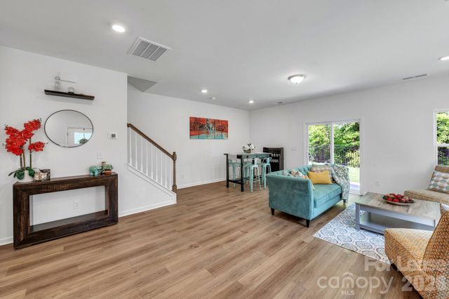 1940 Highland Park Drive, Charlotte, NC 28269