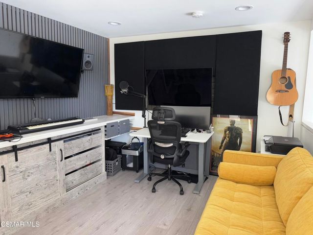 1900 Vine Street 303, Los Angeles, CA 90068
