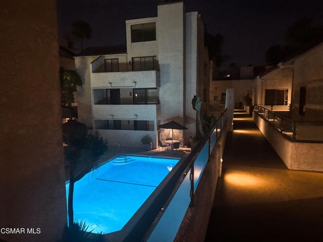 1900 Vine Street 303, Los Angeles, CA 90068