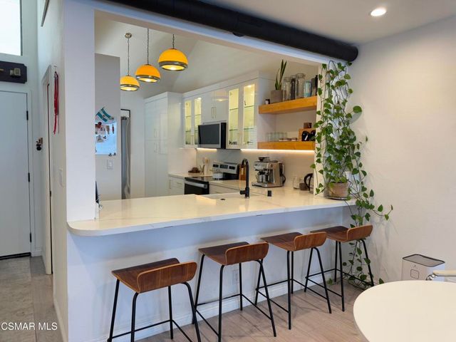 1900 Vine Street 303, Los Angeles, CA 90068