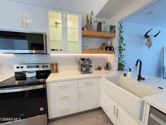 1900 Vine Street 303, Los Angeles, CA 90068