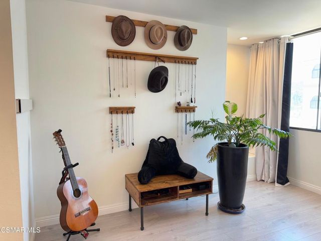 1900 Vine Street 303, Los Angeles, CA 90068