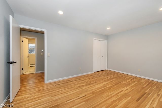 32 Walnut St, Pompton Lakes Boro, NJ 07442