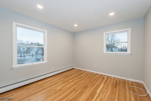 32 Walnut St, Pompton Lakes Boro, NJ 07442