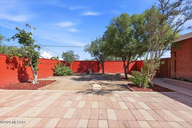 502 N Belvedere Avenue, Tucson, AZ 85711
