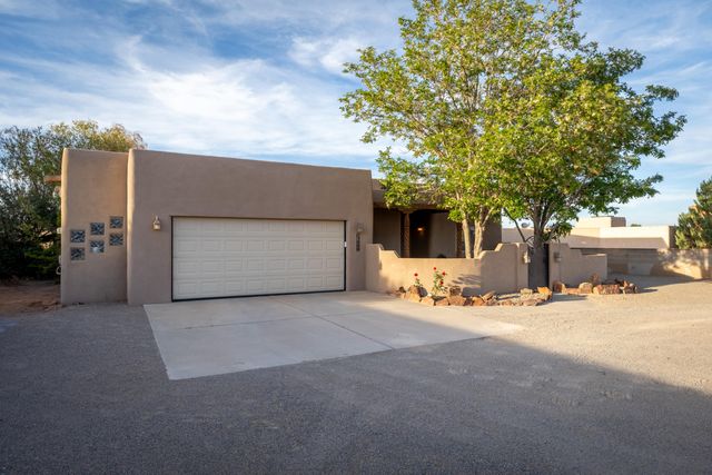 6111 La Paz Road NE, Rio Rancho, NM 87144