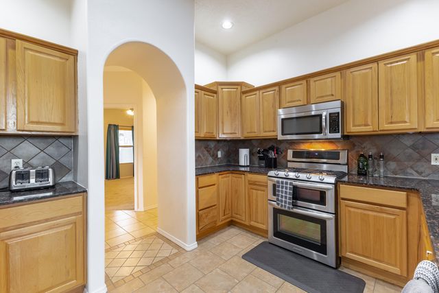 6111 La Paz Road NE, Rio Rancho, NM 87144