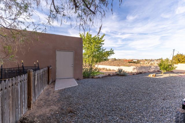 6111 La Paz Road NE, Rio Rancho, NM 87144