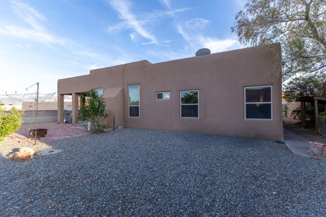 6111 La Paz Road NE, Rio Rancho, NM 87144