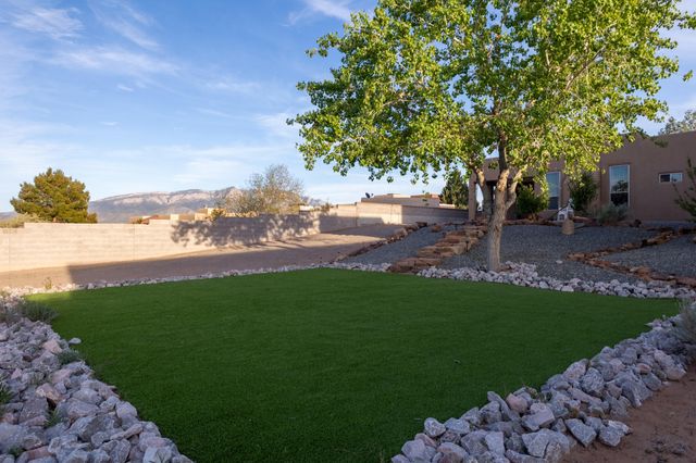 6111 La Paz Road NE, Rio Rancho, NM 87144