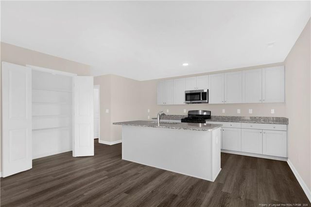 2137 Purebred Circle, Hope Mills, NC 28348