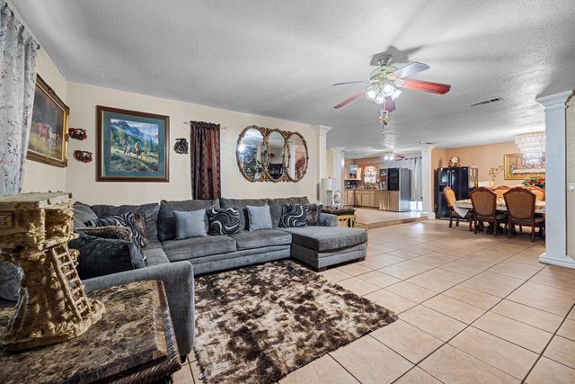 931 S Amber Street, Tulare, CA 93274