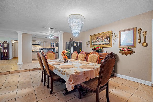 931 S Amber Street, Tulare, CA 93274