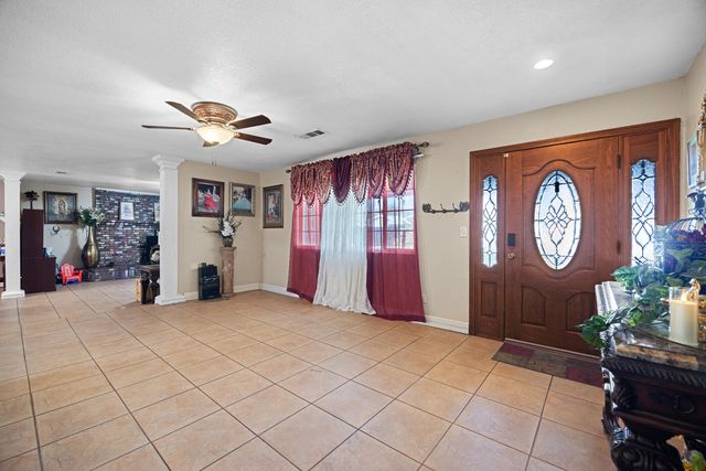 931 S Amber Street, Tulare, CA 93274