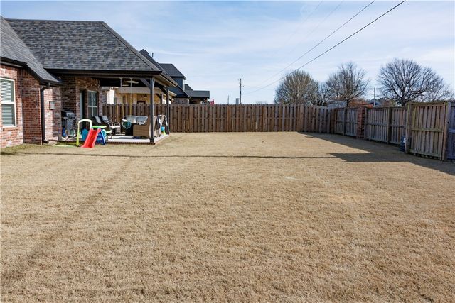 329 Ceola Avenue, Tontitown, AR 72762