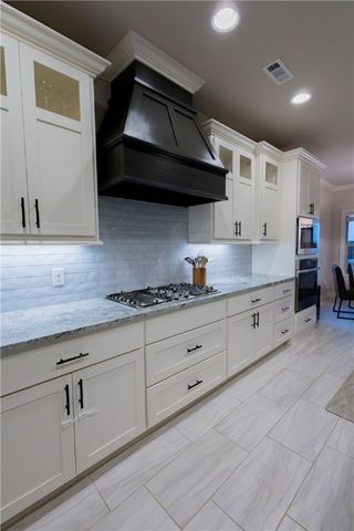 329 Ceola Avenue, Tontitown, AR 72762