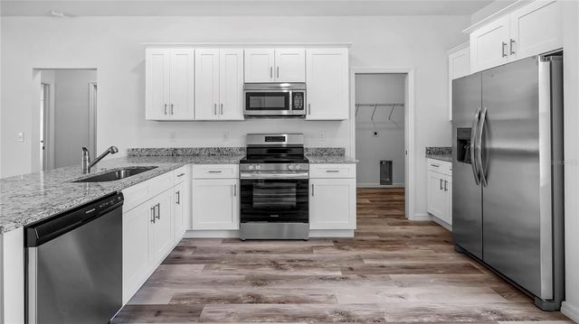 40691 E NINTH AVENUE, Umatilla, FL 32784