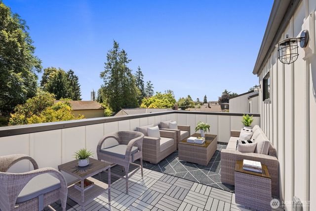 11744 Dayton Avenue N, Seattle, WA 98133
