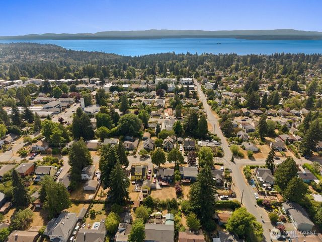 11744 Dayton Avenue N, Seattle, WA 98133