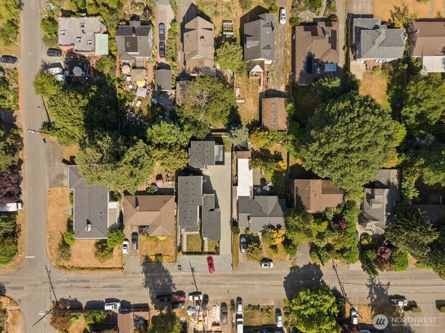 11744 Dayton Avenue N, Seattle, WA 98133