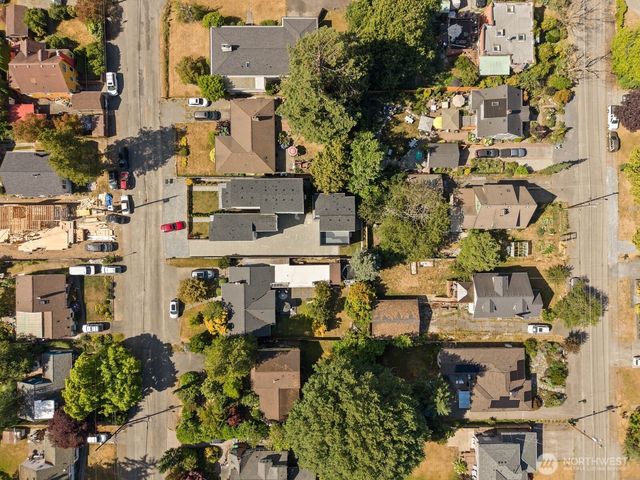 11744 Dayton Avenue N, Seattle, WA 98133