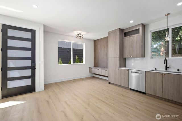 11744 Dayton Avenue N, Seattle, WA 98133