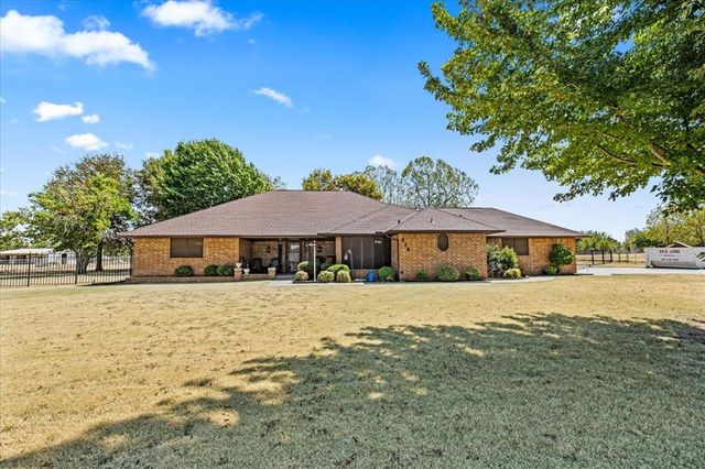 826 S Ebeling Drive, Mustang, OK 73064