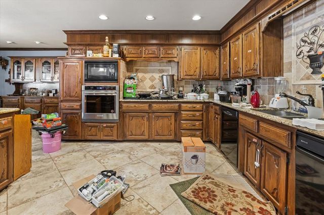826 S Ebeling Drive, Mustang, OK 73064