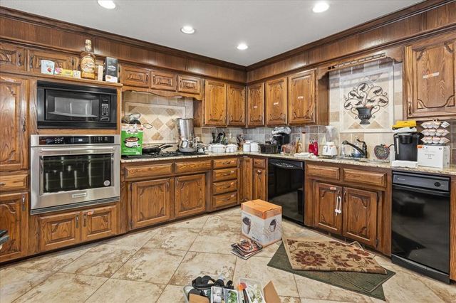 826 S Ebeling Drive, Mustang, OK 73064