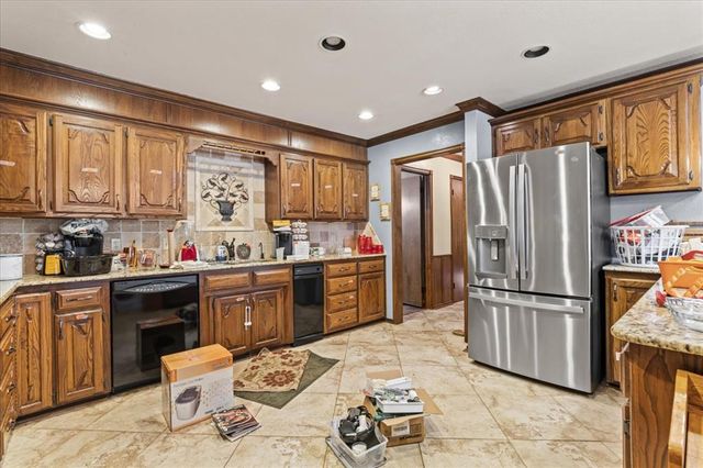 826 S Ebeling Drive, Mustang, OK 73064