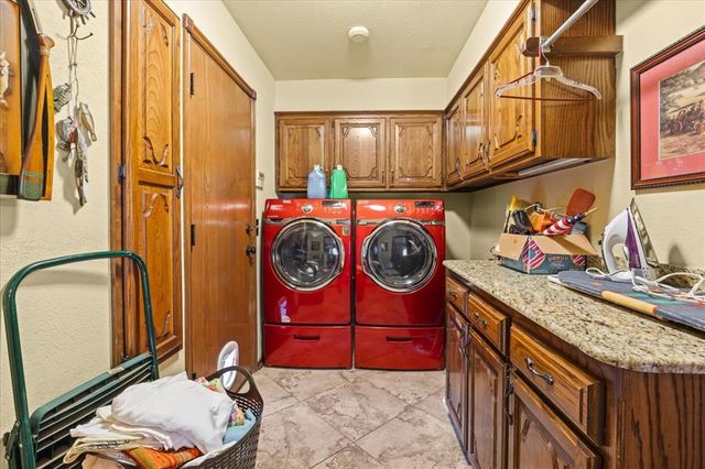 826 S Ebeling Drive, Mustang, OK 73064