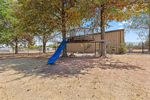 826 S Ebeling Drive, Mustang, OK 73064