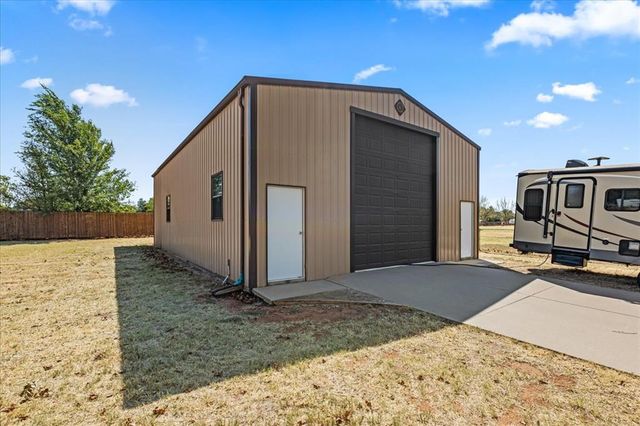 826 S Ebeling Drive, Mustang, OK 73064