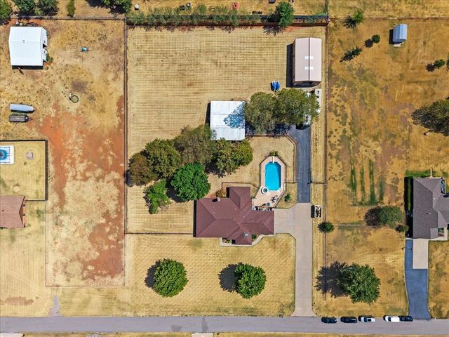 826 S Ebeling Drive, Mustang, OK 73064