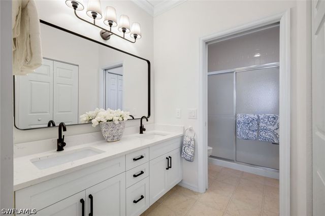 2390 Piccadilly Circus 202, Naples, FL 34112