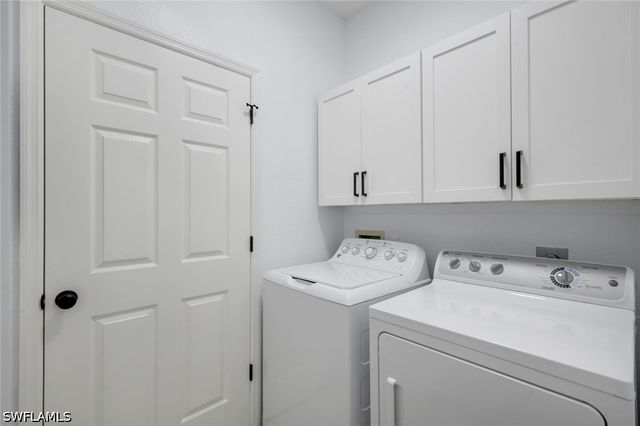 2390 Piccadilly Circus 202, Naples, FL 34112