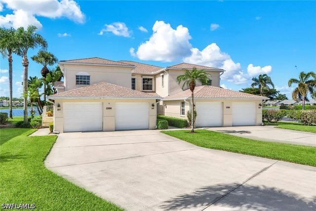 2390 Piccadilly Circus 202, Naples, FL 34112
