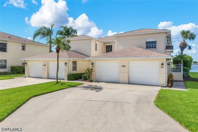 2390 Piccadilly Circus 202, Naples, FL 34112