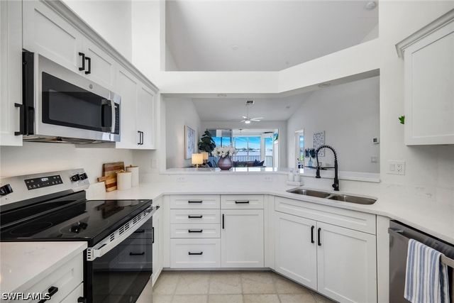 2390 Piccadilly Circus 202, Naples, FL 34112