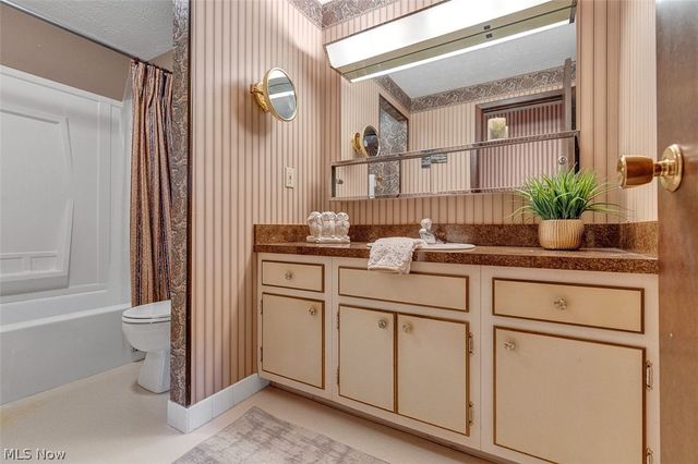 5756 Dorothy Drive, North Olmsted, OH 44070