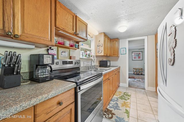 85045 LONNIE CREWS Road, Fernandina Beach, FL 32034