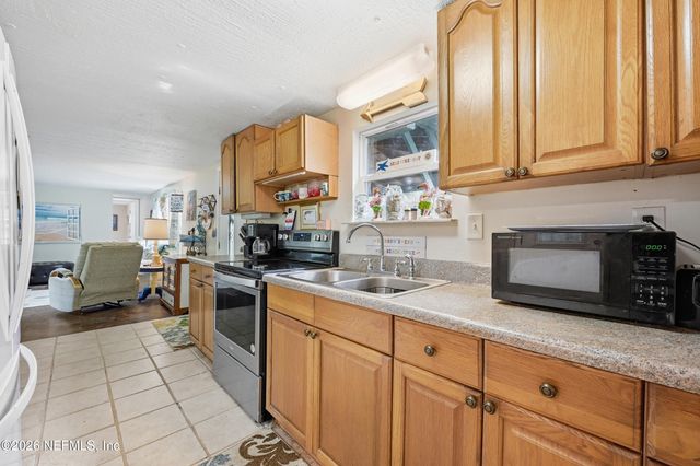 85045 LONNIE CREWS Road, Fernandina Beach, FL 32034