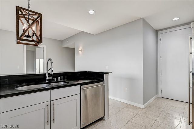4575 Dean Martin Drive 406, Las Vegas, NV 89103