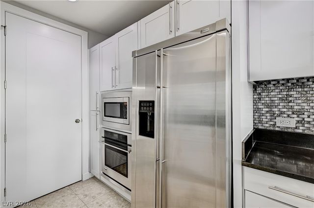 4575 Dean Martin Drive 406, Las Vegas, NV 89103